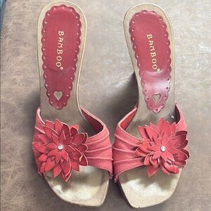 BAMBOO Red Floral Sandals, size 7